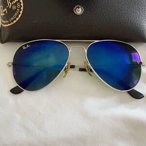 Unisex Ray-Ban Blue Aviator 55014 blue mirrored sunglasses